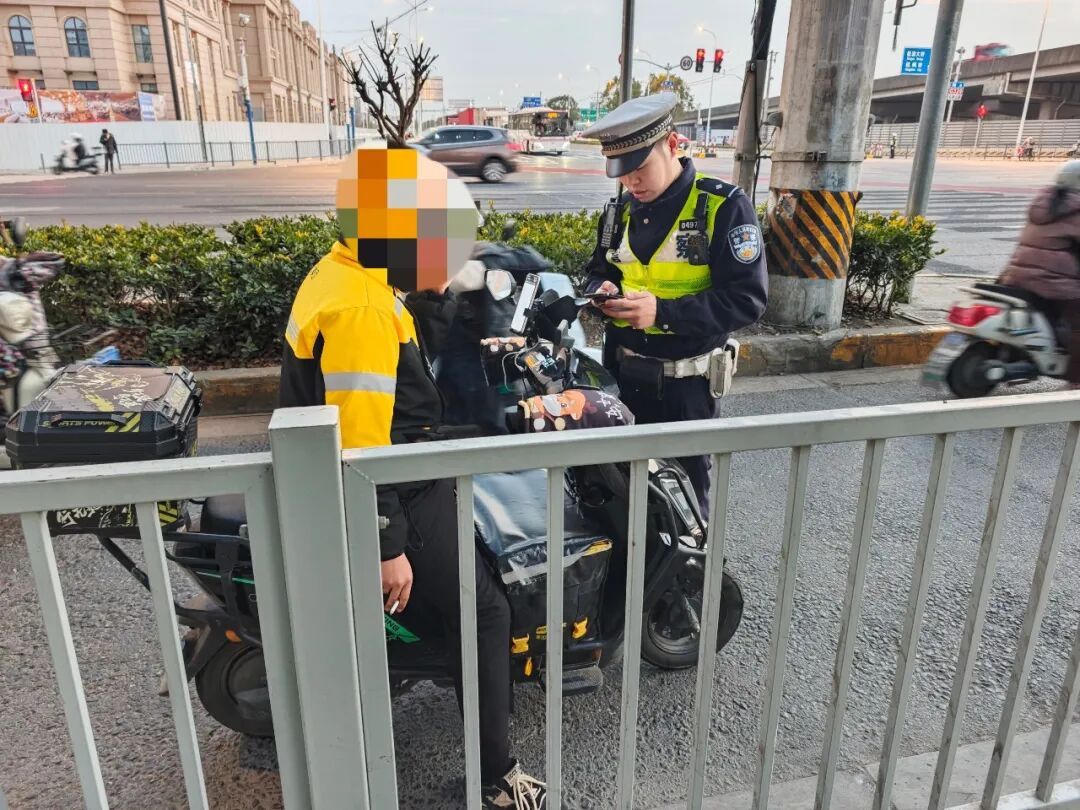 酒后骑车也违法，上海已有多人被罚！有醉骑者身亡，有醉骑者追尾负主责……