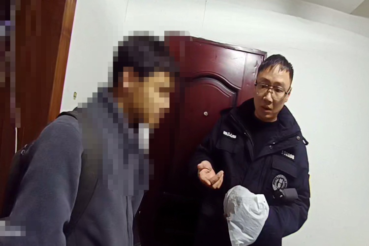 男子破解无人机程序！多次“黑飞”，最高达3280米，严重干扰民航，被刑拘