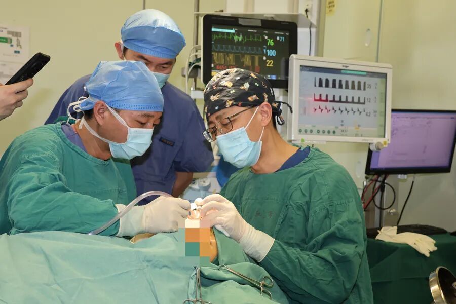 “老姐妹”组团医美！“午餐美容”受热捧，专家提醒这事年轻时就得做