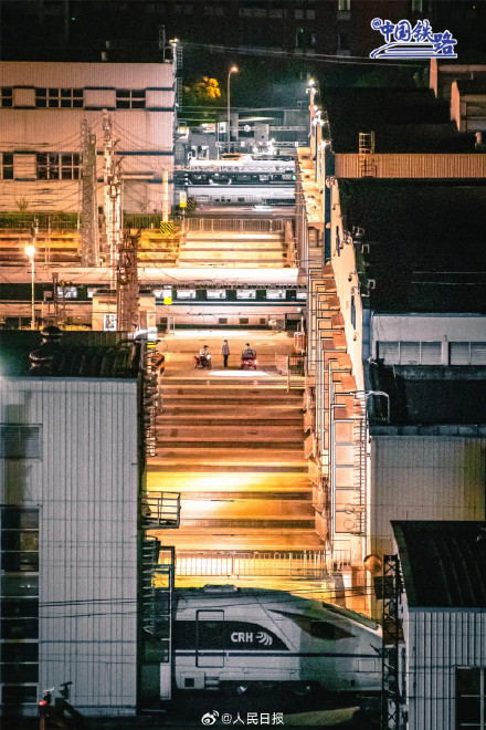 动车组终点站有科幻片那味儿了