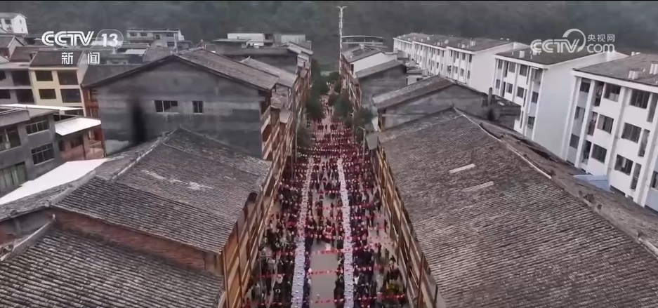 年货大集开市打造“逛买玩赏食”新体验 特色年俗活动点燃文旅消费热潮