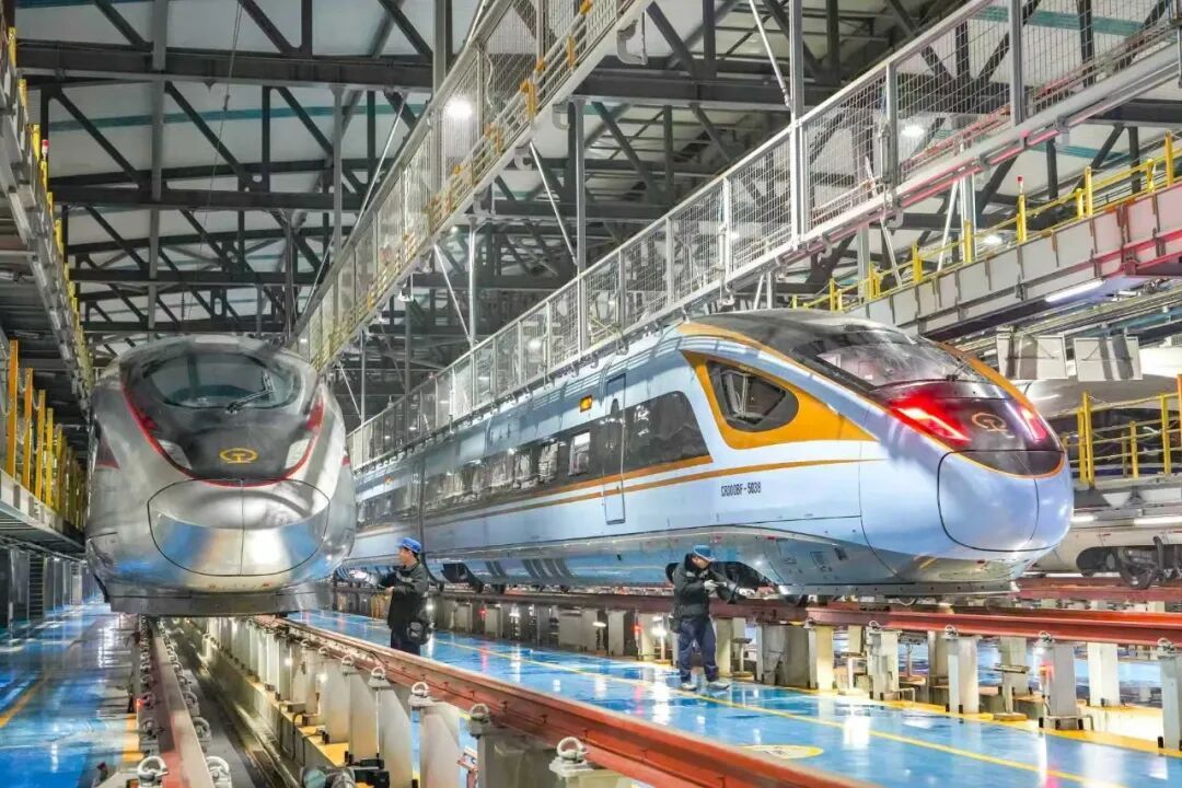 夜间高铁来了！郑州铁路加开57列“红眼高铁”→