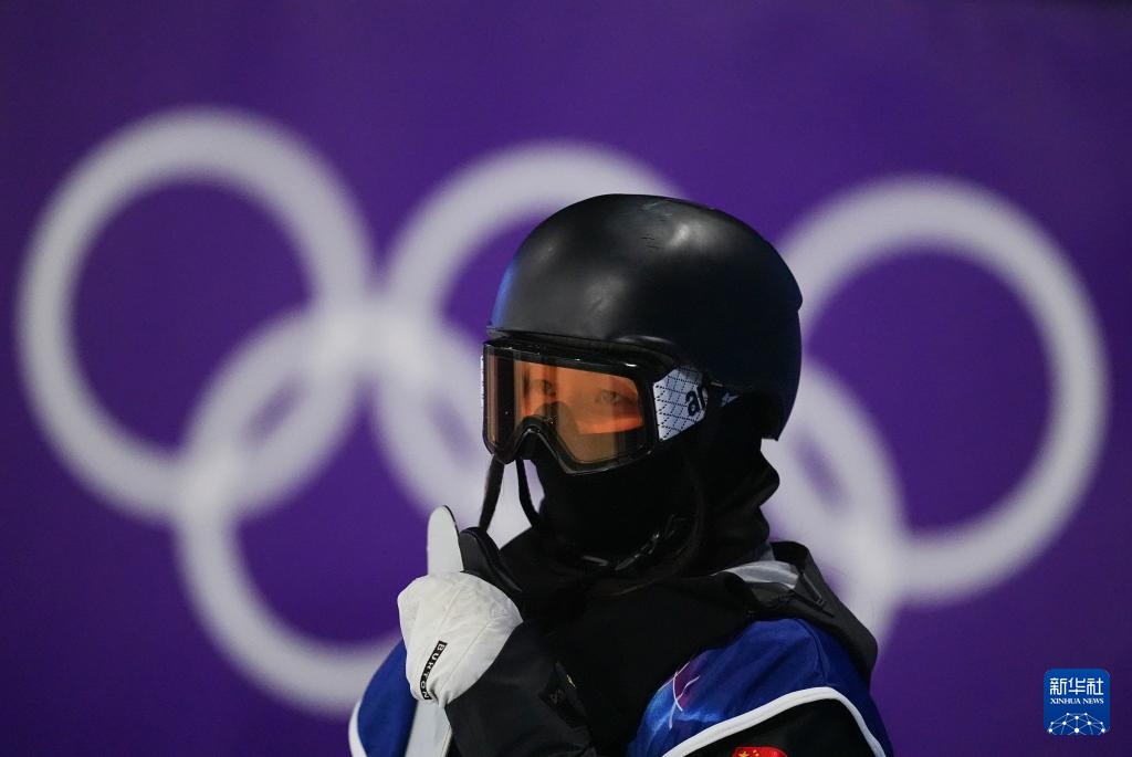 冬奥会单板滑雪——张小楠晋级女子大跳台决赛