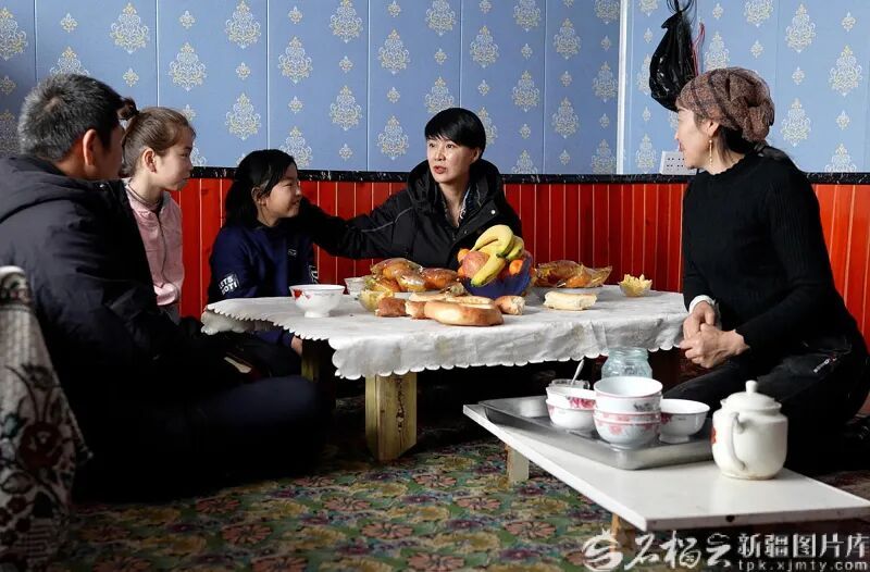 贺娇龙受伤救治细节公布：坠马后曾自行坐起称“有点头疼”，送医后开始呕吐，诊断为重度颅脑损伤，并接受2次开颅手术