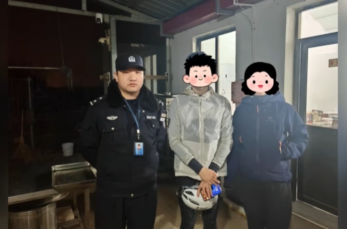 17岁少年独自夜骑，报警后失联！结局暖心，网友：幸亏遇到他们！