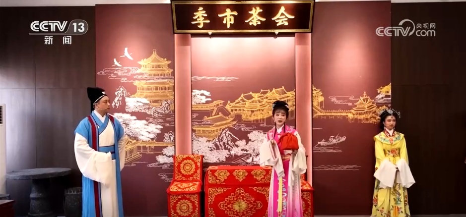 年货大集开市打造“逛买玩赏食”新体验 特色年俗活动点燃文旅消费热潮