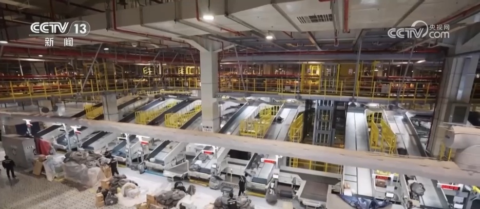 数说2025年物流业发展亮眼成绩单 “小包裹”映照经济“大图景” 数说2025年物流业发展亮眼成绩单 “小包裹”映照经济“大图景”