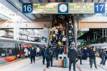 铁路春运进入节前客流高峰