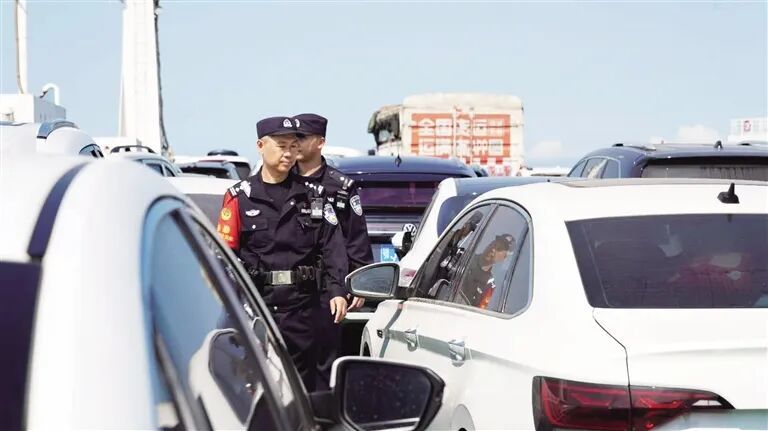 护航近9000航次！59岁轮渡人的最后一班岗……