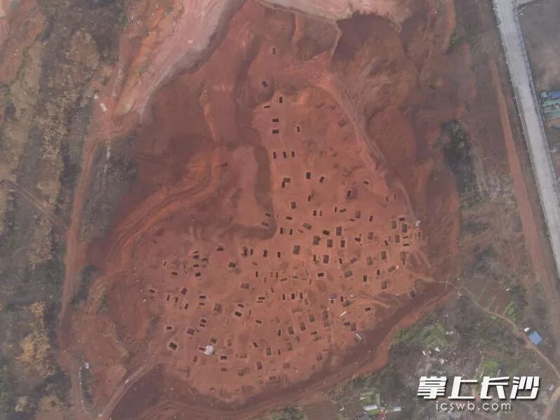 长沙再现大型古墓群！