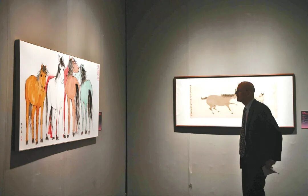 今晚，北京全市按重大节假日等级开启景观照明