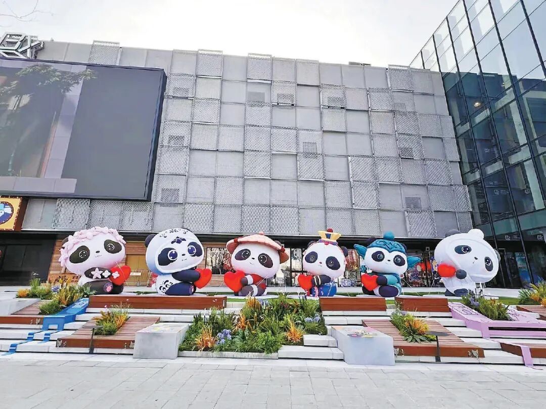 今晚，北京全市按重大节假日等级开启景观照明