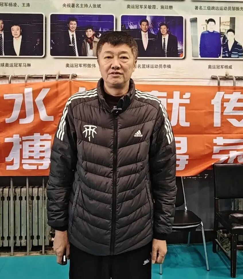 “业余”教练带“学生军”闯入全国四强！他们的故事值得被看见