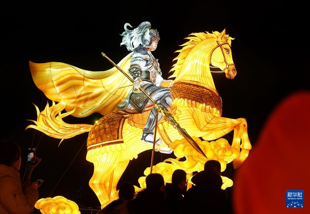 河北正定：赏花灯迎新春