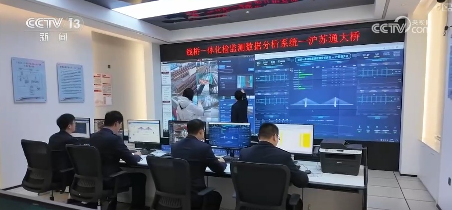 春运在岗·走、看、听、摸 他们日夜守护 确保万千旅客往来平安 春运在岗·走、看、听、摸 他们日夜守护 确保万千旅客往来平安