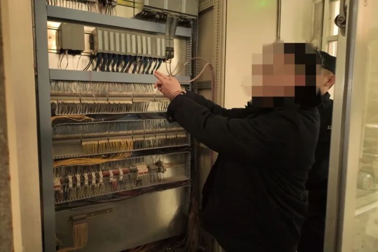 7小时揪出企业“内鬼”，追回价值20余万元核心设备！