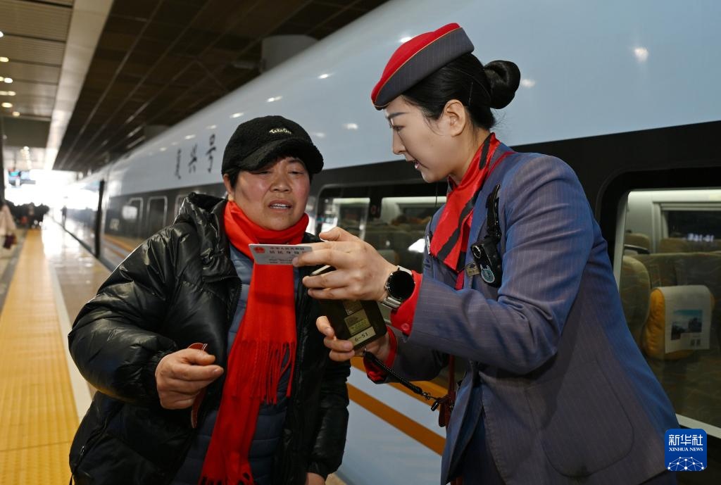 西安：免费爱心专列送务工者归乡