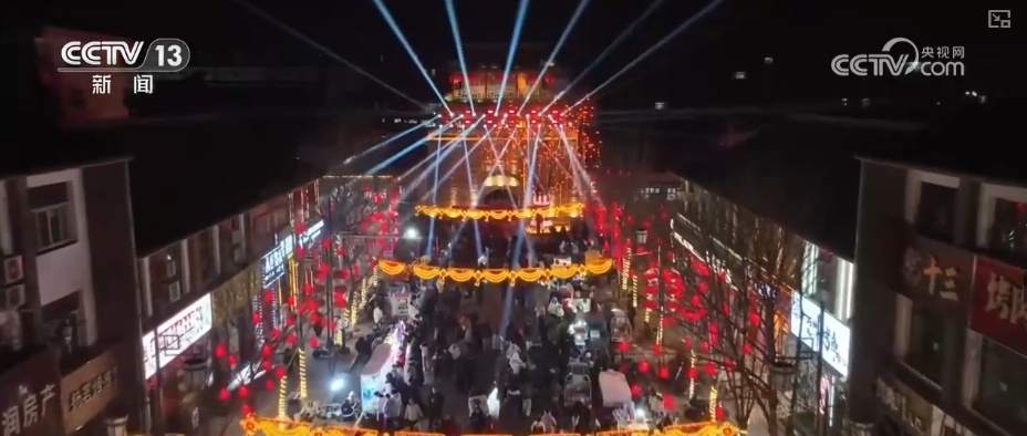 “潮”出消费新活力！“传统+创意”掀起最炫民族风 游客沉浸式享受新春乐趣