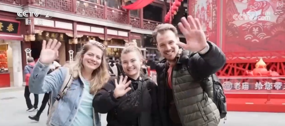 “买买买+非遗体验”，太棒了！“来中国过春节” 风靡全球 海外游客沉浸式感受年味