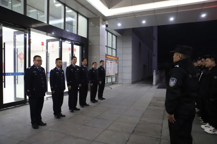 潜逃25年,命案逃犯落网! 潜逃25年,命案逃犯落网!