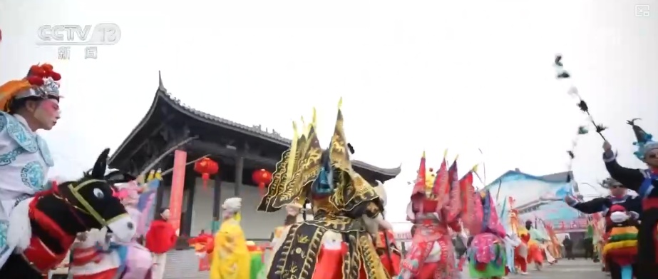 “村晚”开演、花船摇曳、百鼓齐鸣 多彩民俗“引客来”璀璨非遗年味浓 “村晚”开演、花船摇曳、百鼓齐鸣 多彩民俗“引客来”璀璨非遗年味浓