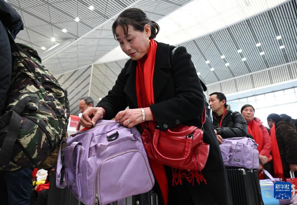 西安：免费爱心专列送务工者归乡