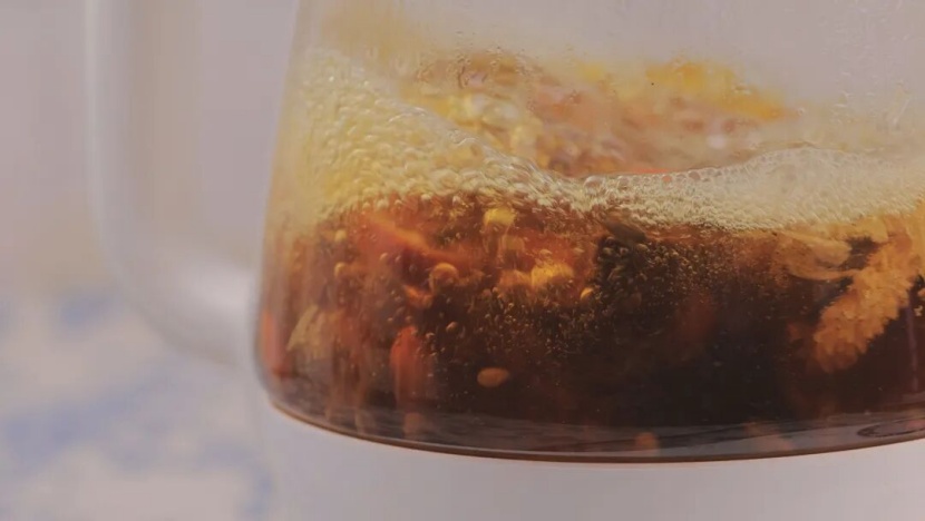 搬个行李竟差点失明？有高度近视+飞蚊症状的人要小心