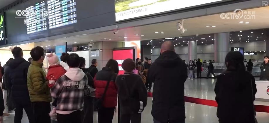 团聚新风尚、吃出新花样、AI新体验 新潮消费花式上新催生新春消费“潮”活力