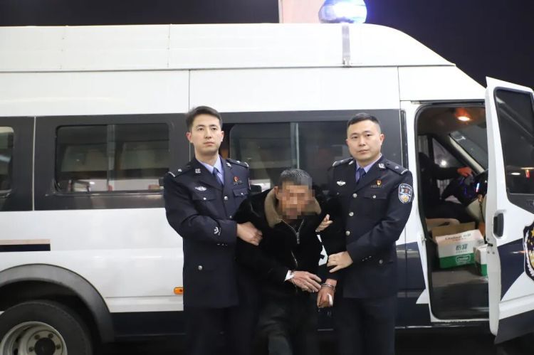 潜逃25年,命案逃犯落网! 潜逃25年,命案逃犯落网!