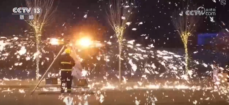 “潮”出消费新活力！“传统+创意”掀起最炫民族风 游客沉浸式享受新春乐趣