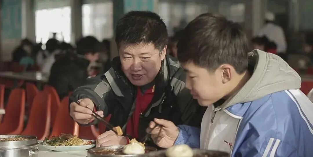 “业余”教练带“学生军”闯入全国四强！他们的故事值得被看见