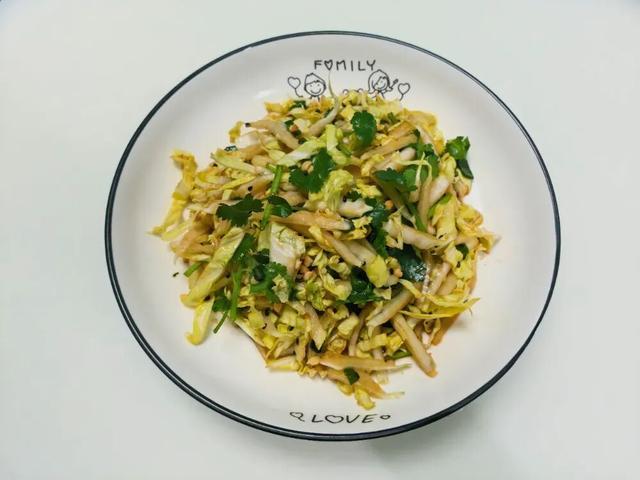 真的想问：北方人囤的几百斤白菜，吃完了吗？