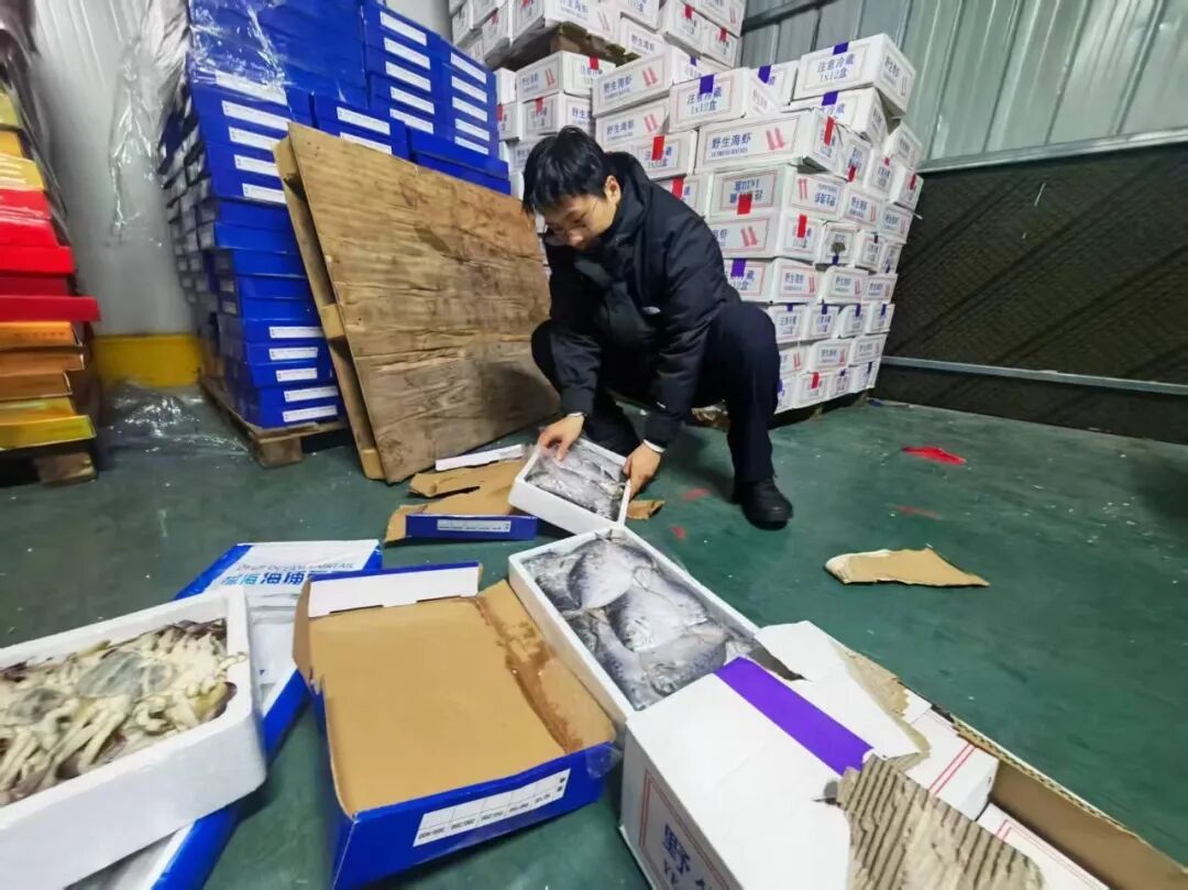 买年货当心！假“盒马”海鲜车出没上海街头，劣质鱼虾专坑老年人