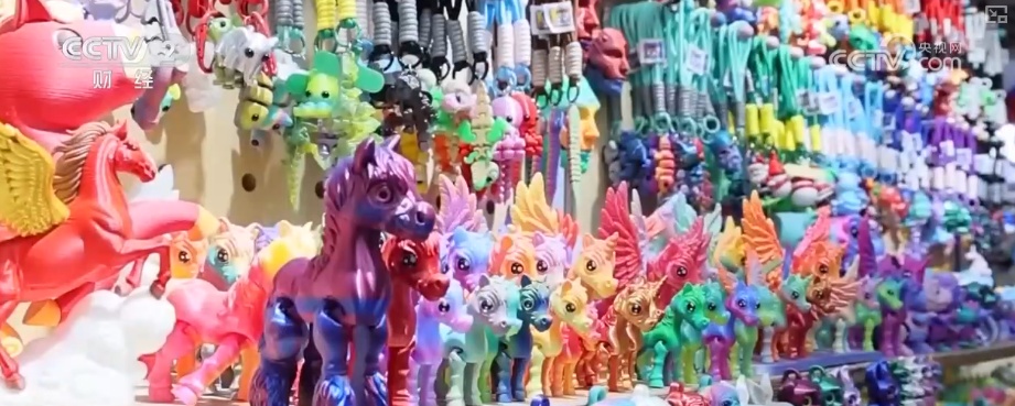 “买买买+非遗体验”，太棒了！“来中国过春节” 风靡全球 海外游客沉浸式感受年味