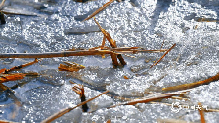 北京暖意渐浓奥森冰层逐渐消融