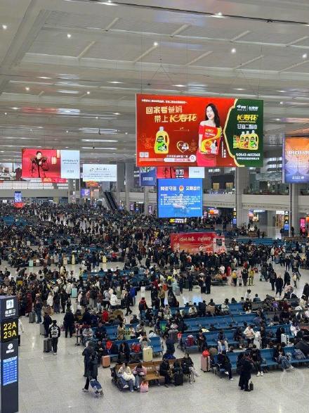 节前返乡客流高峰来了！今日重庆火车站预计发送旅客30万人次