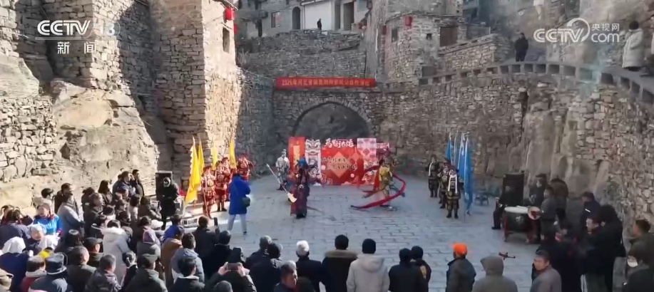 聚人气、添活力!特色花灯、非遗“串堂”、玩冰嬉雪 花样活动贺新春 聚人气、添活力!特色花灯、非遗“串堂”、玩冰嬉雪 花样活动贺新春