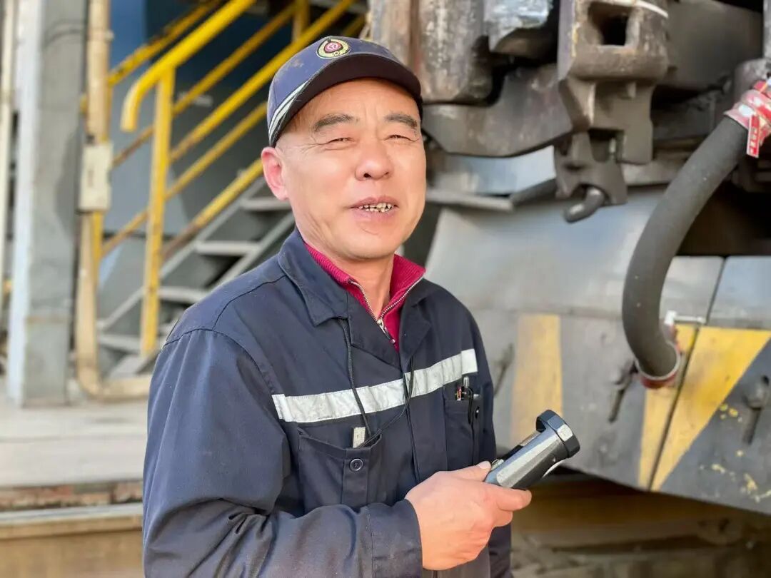 看镜头!听听铁路人的春运愿望→ 看镜头!听听铁路人的春运愿望→