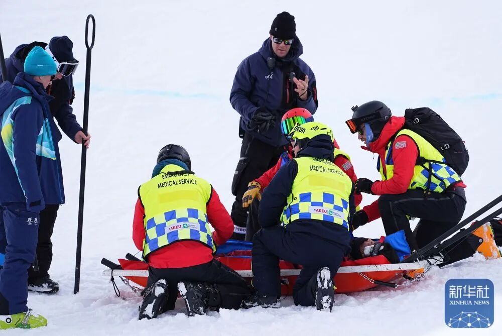 揪心!33岁老将刘佳宇比赛时重摔落地,被抬离赛场,伤情公布 揪心!33岁老将刘佳宇比赛时重摔落地,被抬离赛场,伤情公布
