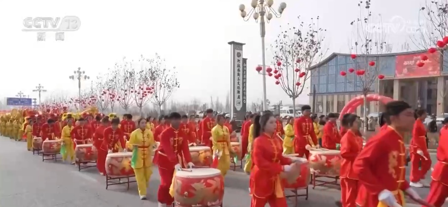 聚人气、添活力!特色花灯、非遗“串堂”、玩冰嬉雪 花样活动贺新春 聚人气、添活力!特色花灯、非遗“串堂”、玩冰嬉雪 花样活动贺新春