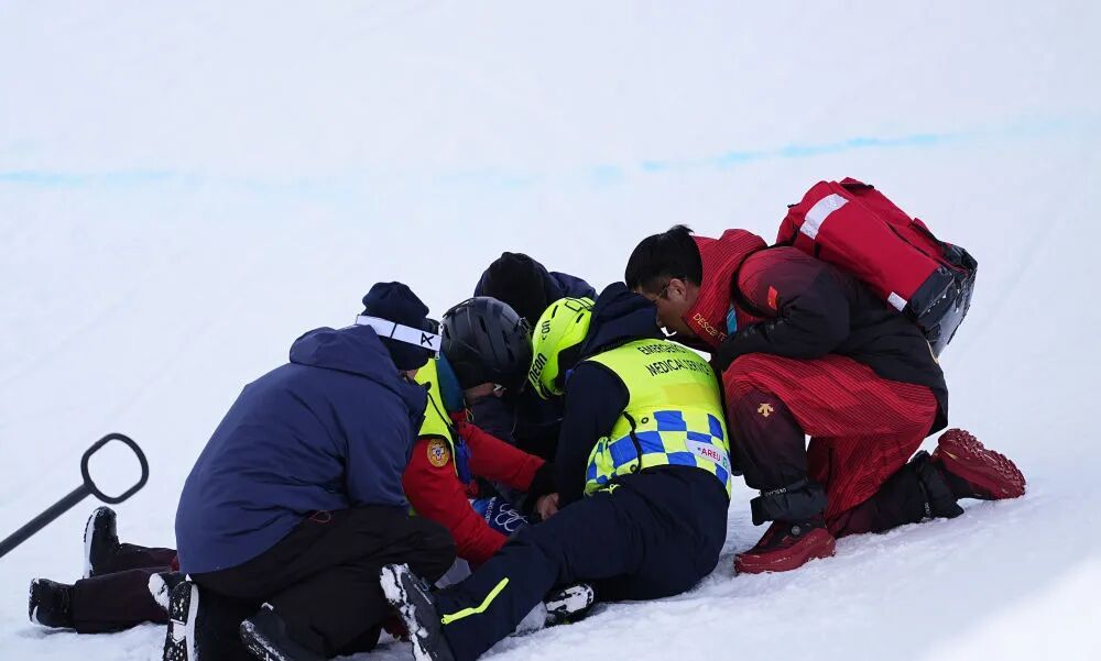头部冲下摔倒,额头缝了一针……刘佳宇发文:一切安好 头部冲下摔倒,额头缝了一针……刘佳宇发文:一切安好