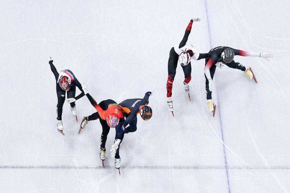 冬奥会全天综合:孙龙“破冰”摘银 名将错失“三连冠” 冬奥会全天综合:孙龙“破冰”摘银 名将错失“三连冠”