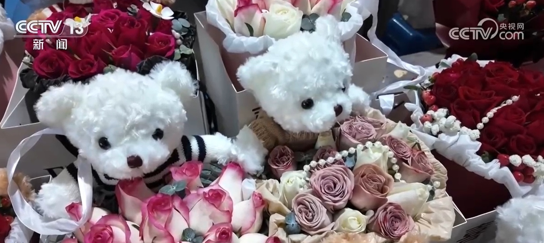 板凳龙舞起来、年货置起来、年宵花迎供应高峰 新年氛围愈发浓厚