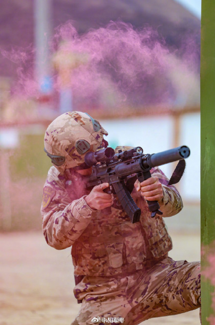 上新！武警实战演训高清壁纸