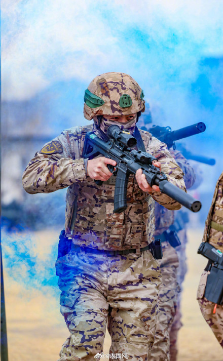 上新！武警实战演训高清壁纸