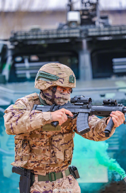 上新！武警实战演训高清壁纸