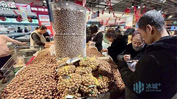 除夕将至年味浓！哈市年货采购迎高峰