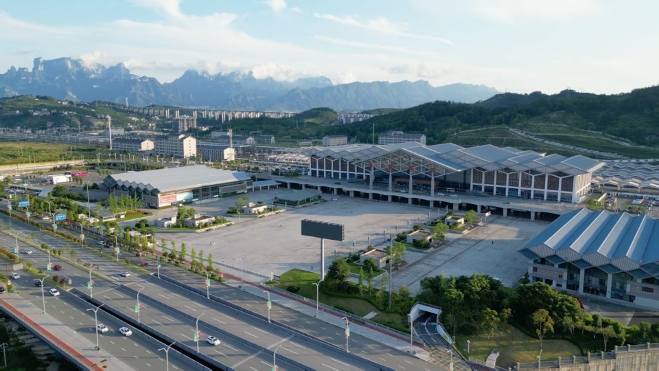 返乡工具过安检被拦？张家界西站+邮政暖心护航：免费寄递安全到家