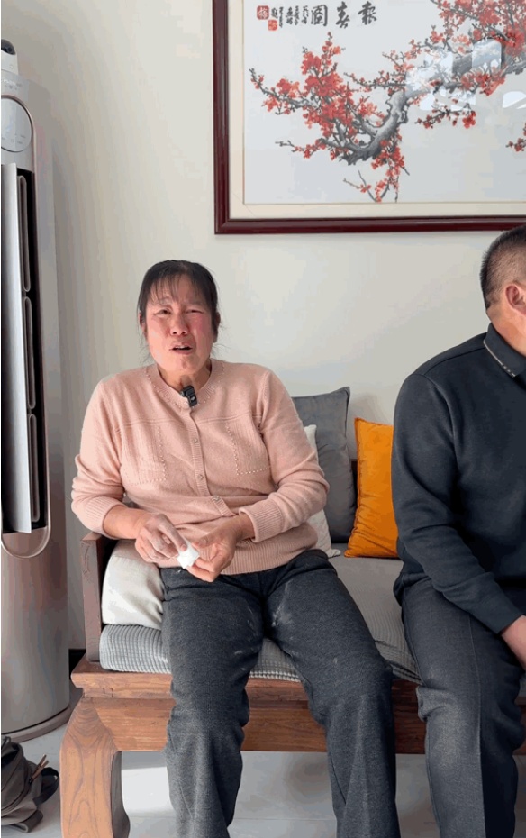 山东汉子咬下一口包子,眼泪唰地就下来了 山东汉子咬下一口包子,眼泪唰地就下来了