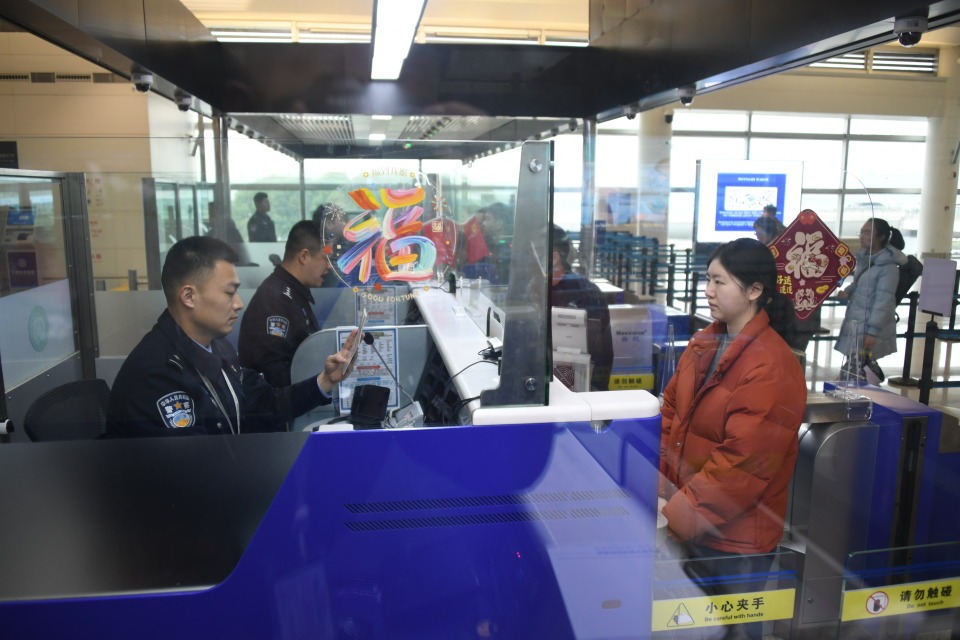 春节假期，湖南口岸预计出入境人员超4万人次，出国前请做好这些准备